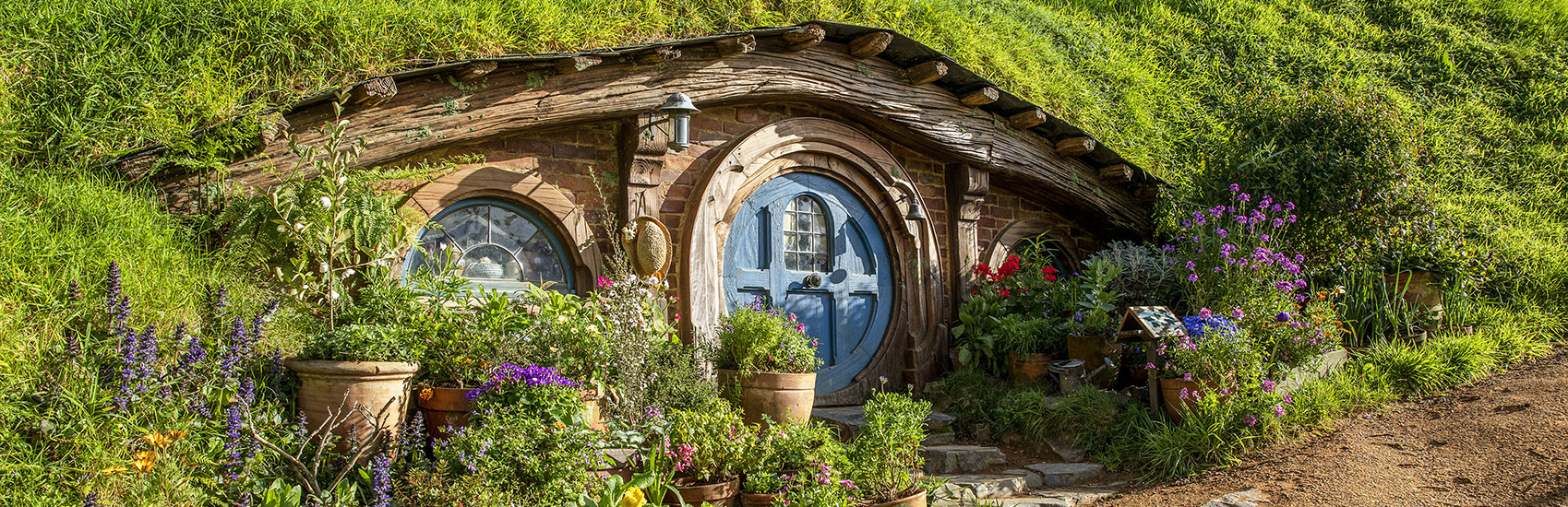 Middle-Earth Adventure: Lord of the Rings Setjetting Journey